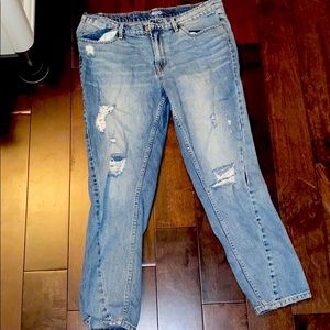BDG boyfriend jeans size 28